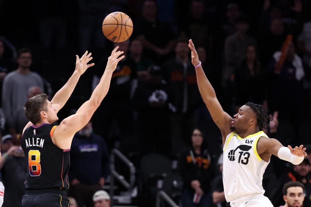 3-3大冷门，44岁邵佳一神了：率队战平领头羊，3轮不败升至第二.