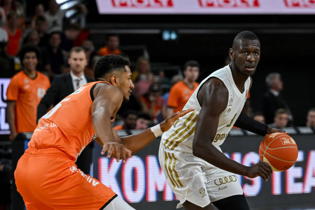 逆境中实现 逆境中实现